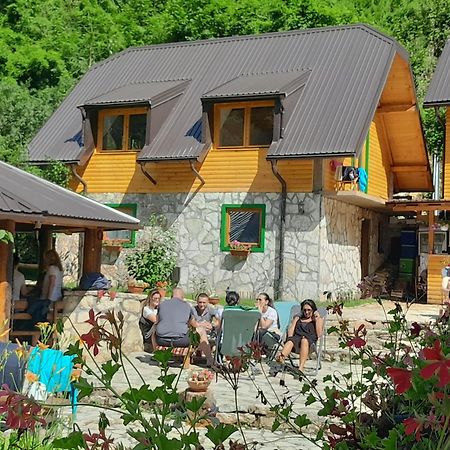 Rafting Camp Encijan Hotel Foca Eksteriør billede